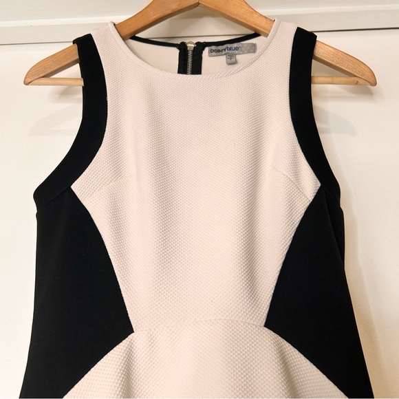 Bailey Blue Black/White Fit and Flair Dress - Size Small - Picture 3 of 8
